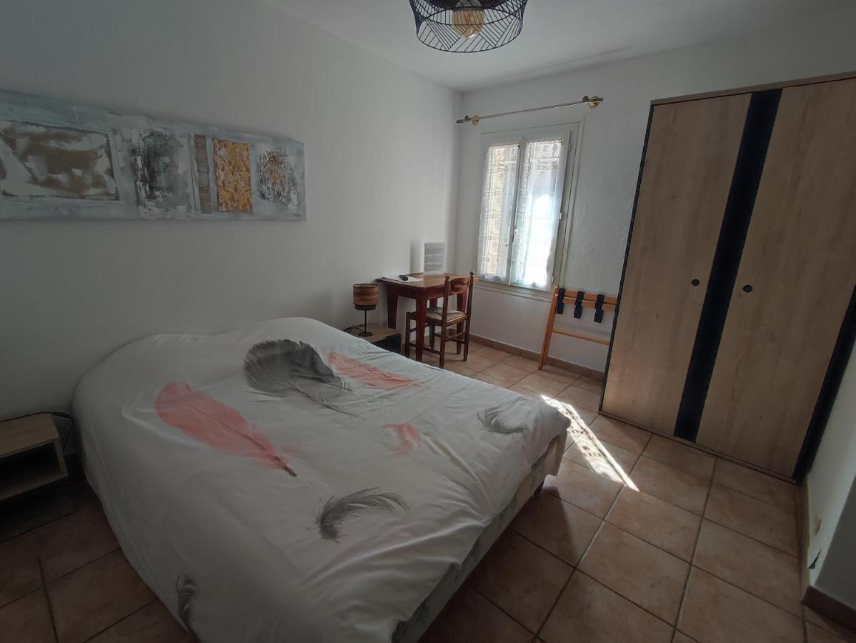 Auberge Lou Jas Soleilhas Exterior photo